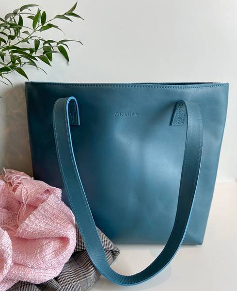 Bl toteveske i skinn - Skinnveske fra Antelo 